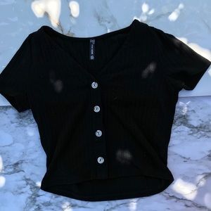 button crop top